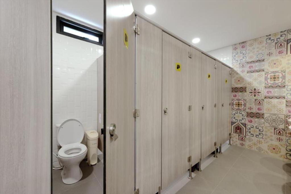 The Social House - Coliving & Hostel - Previously Known As Nomad Hostel Jakarta Exterior photo
